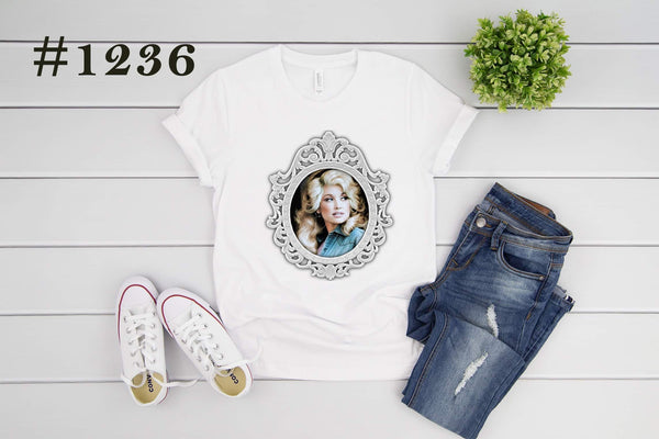 #1236 Dolly Graphic T-shirt